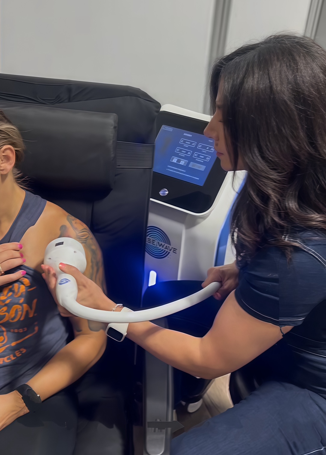 Patient receiving StemWave shockwave therapy treatment in Downers Grove IL